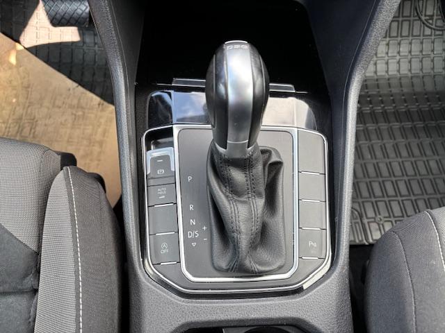 VW Golf Sportsvan Highline 1.4 TSI DSG+XENON+1.HAND-21