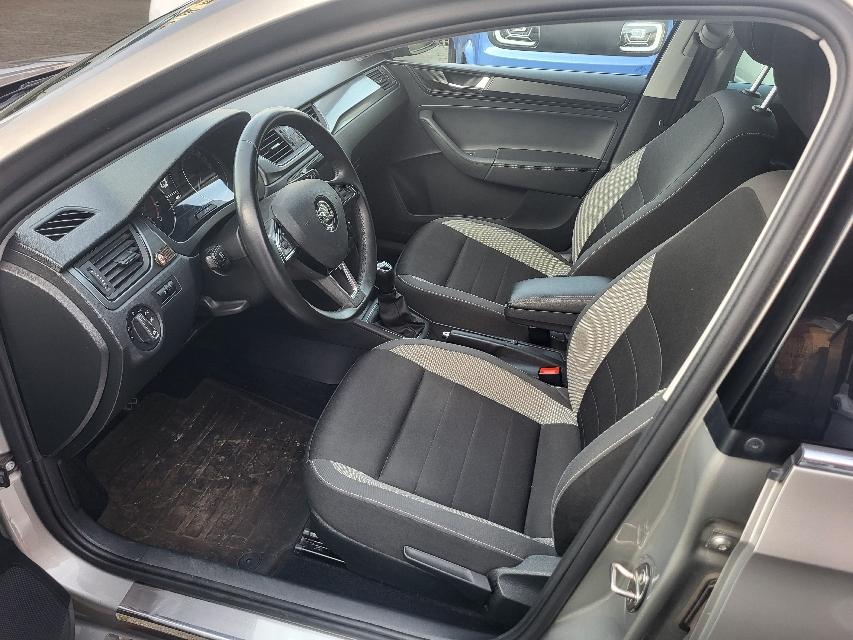 Skoda Rapid SB 1.0 TSI Ambition+KAMERA+AHK+KLIMA+ALU+-29