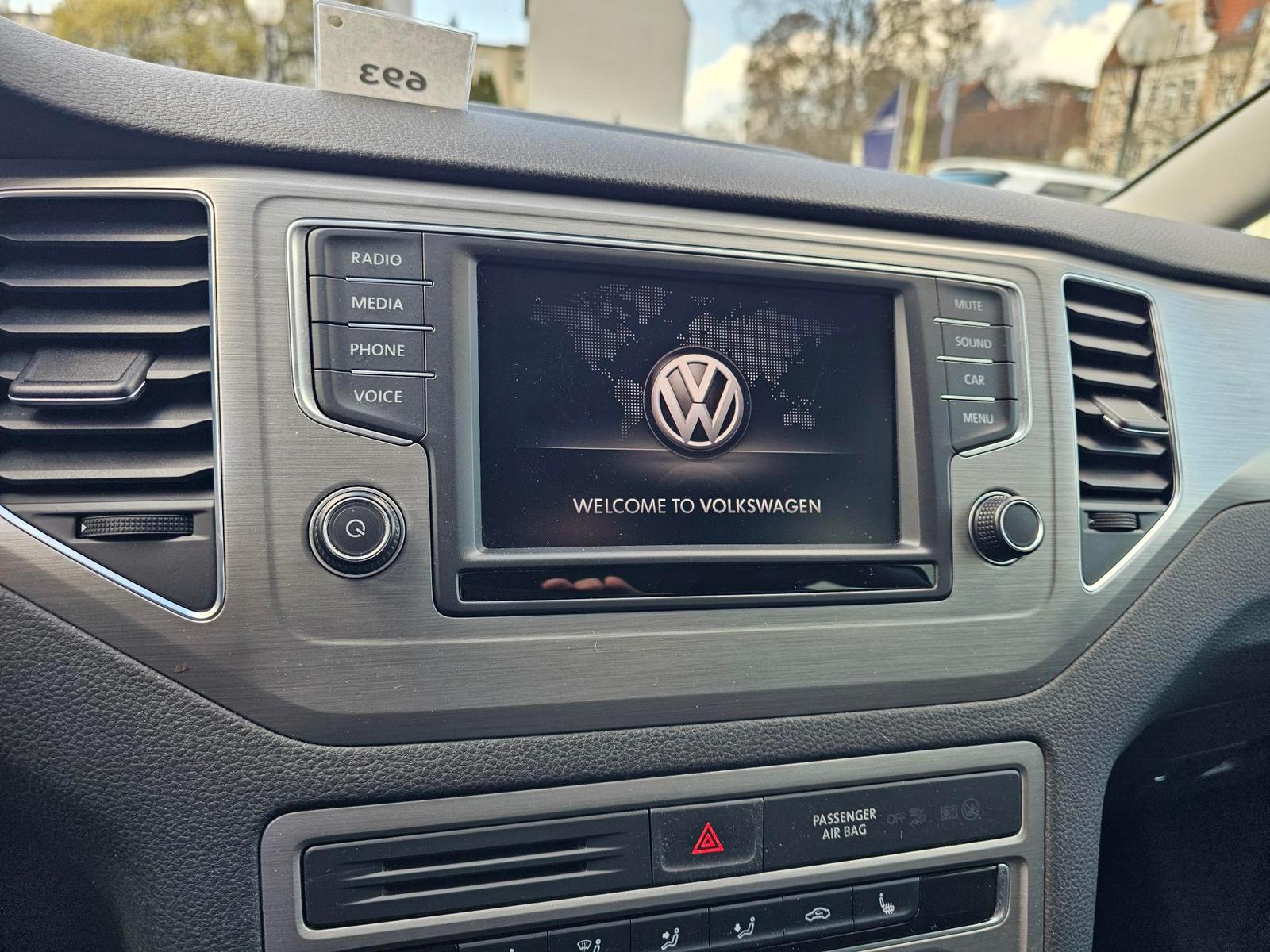 VW Golf Sportsvan 1.2 TSI Comfort+AHK+XENON+1.HAND-1