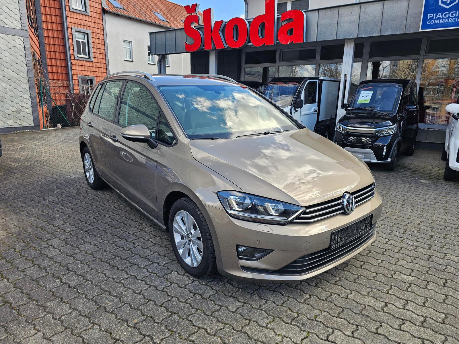 VW Golf Sportsvan 1.2 TSI Comfort+AHK+XENON+1.HAND-11