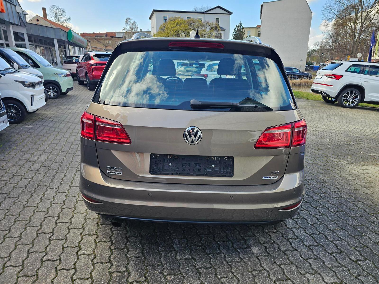 VW Golf Sportsvan 1.2 TSI Comfort+AHK+XENON+1.HAND-14