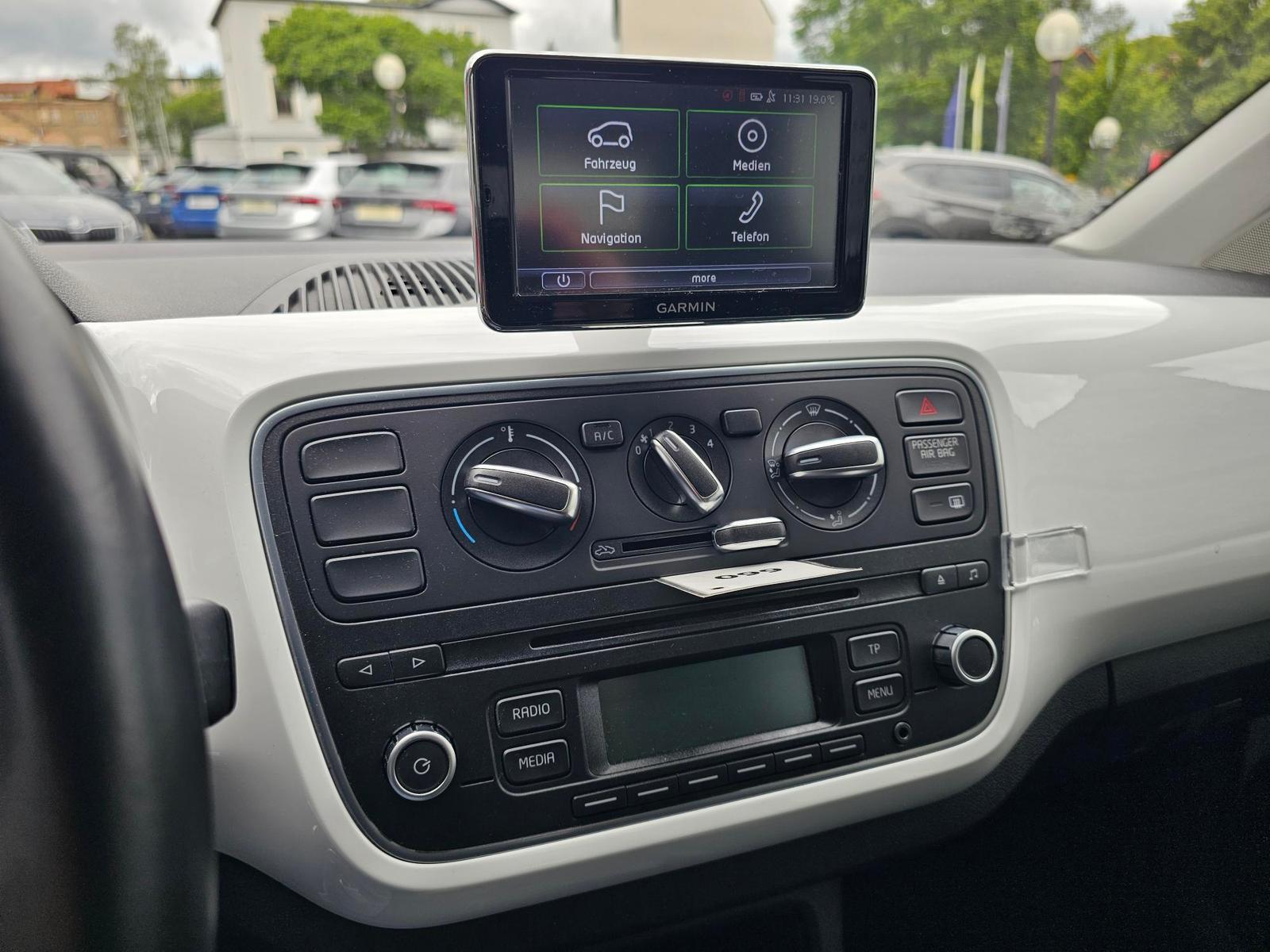 Skoda Citigo 1.0 MPI SOUND+5-TÜREN+ALU'WEIß+NAVI+2HAND-13