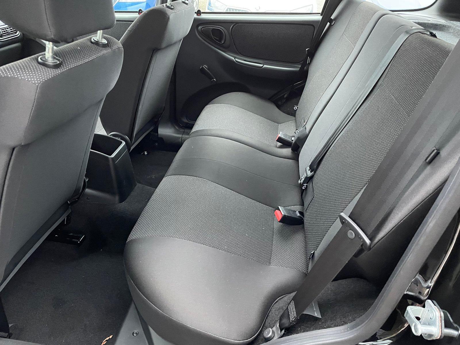 Lada Niva TRAVEL 1.7i 4x4 ALLRAD+ZV+eFENSTER+AIRBAG+-2