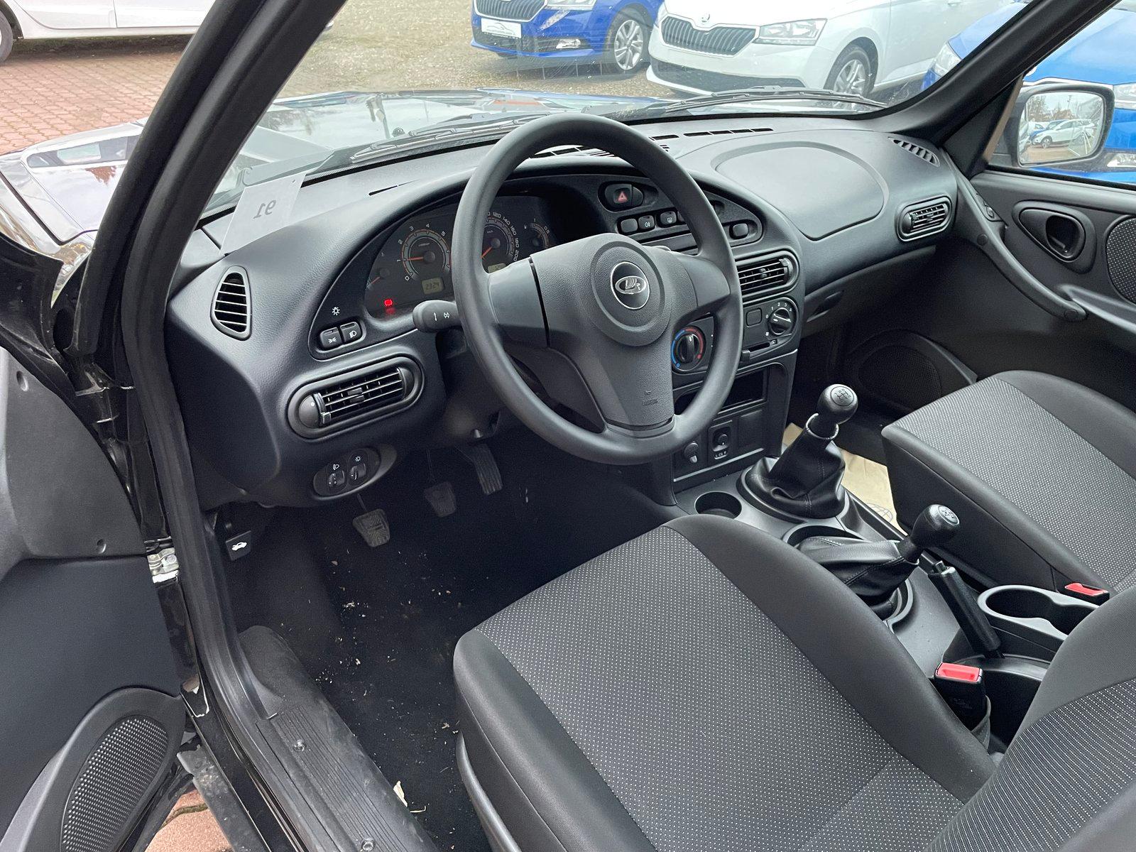 Lada Niva TRAVEL 1.7i 4x4 ALLRAD+ZV+eFENSTER+AIRBAG+-18