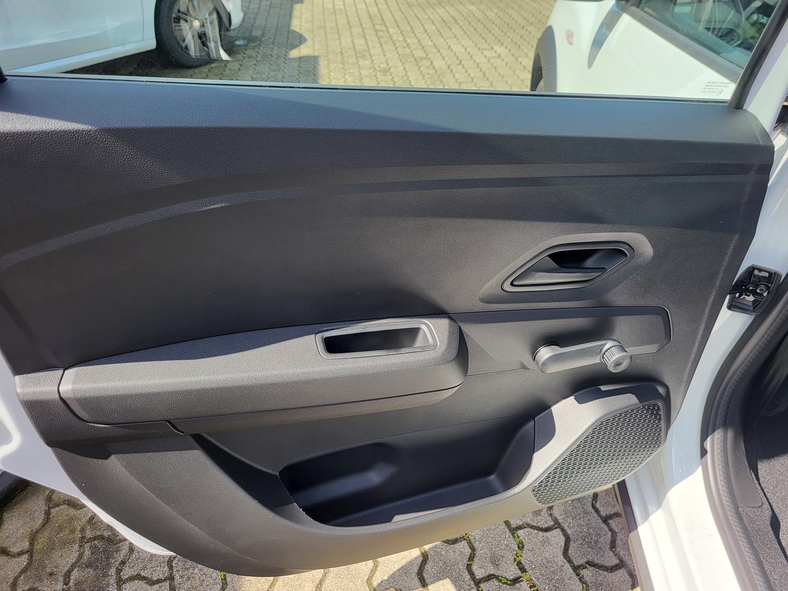 Dacia Jogger Essential TCe 100+7SITZER+AC+PDC+TEMPOMAT-3