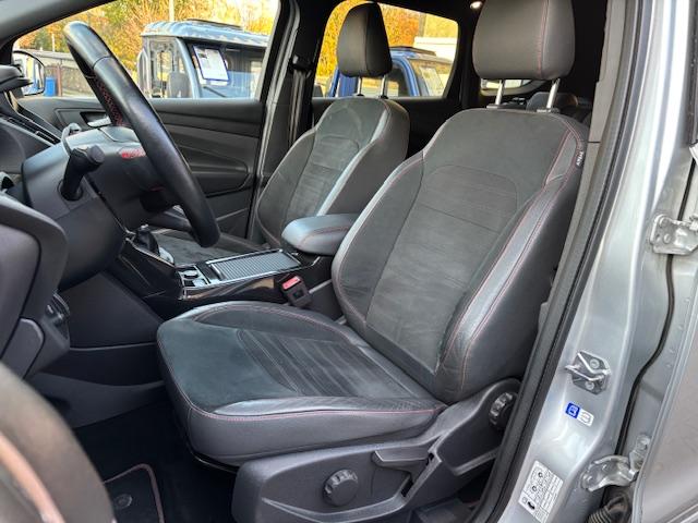 Ford Kuga 1.5 EB ST-LINE+NAVI+KAMERA+XENON+B.SCHEIBE+-3