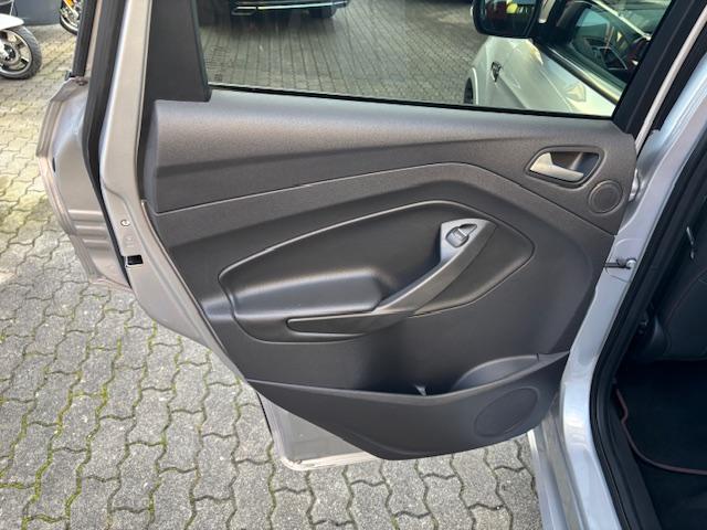 Ford Kuga 1.5 EB ST-LINE+NAVI+KAMERA+XENON+B.SCHEIBE+-5