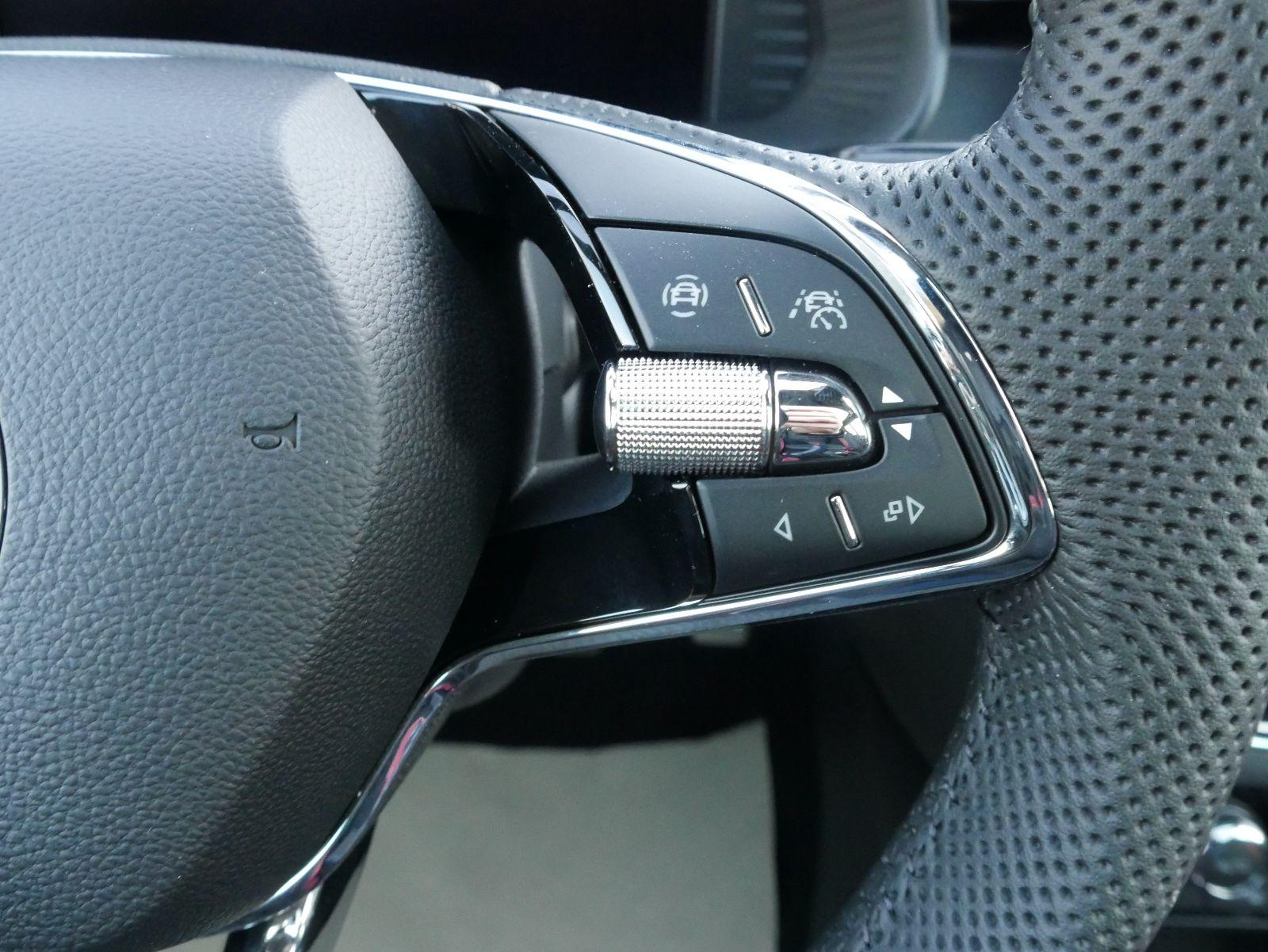 Skoda Kamiq 1.0 TSI Monte Carlo DSG*NAVI*ACC*PDC*PANO*SMARTLINK*LANE ASSIST*LED-2
