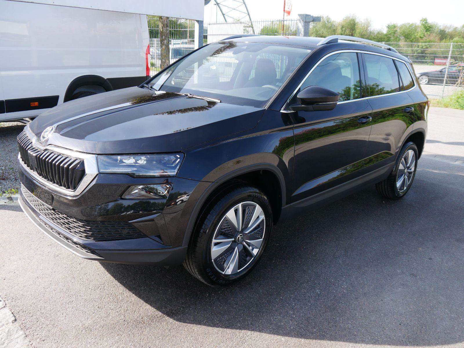 Skoda Karoq Style 1.5 TSI * PDC * SHZ * DAB * NAVI * MATRIX LED * FRONT ASSIST *