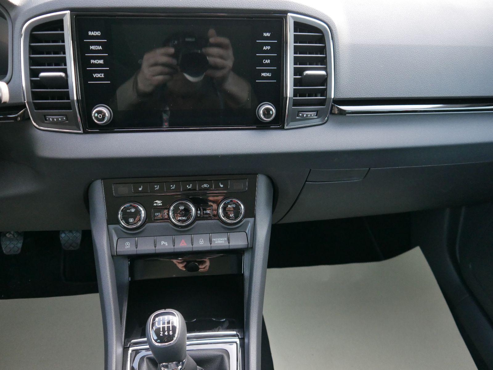 Skoda Karoq Style 1.5 TSI * PDC * SHZ * DAB * NAVI * MATRIX LED * FRONT ASSIST *-3